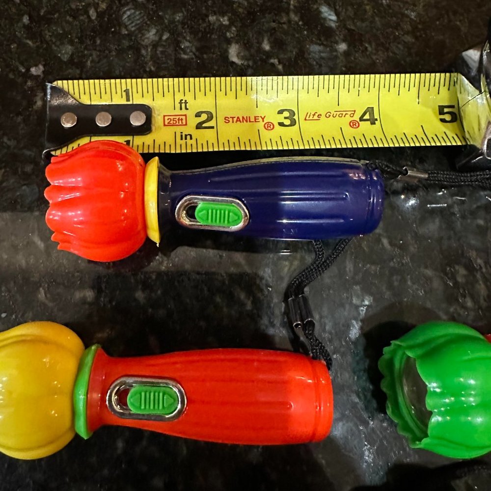 Seven Mini Flower Flashlights - Picture 4 of 4